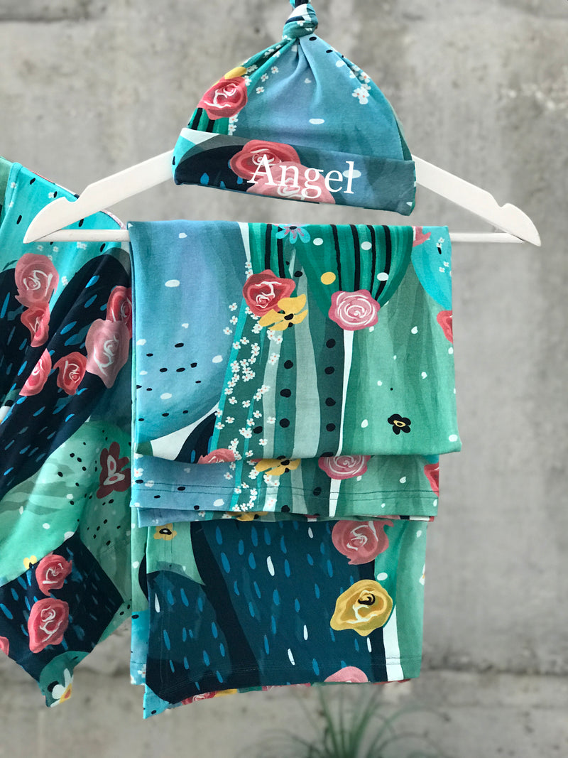 Big Cactus Maternity robe and swaddle set boy. Mommy and me robe and swaddle set boy. In organic stretch cotton. Matching t-shirts available. - comfymommyshop.in