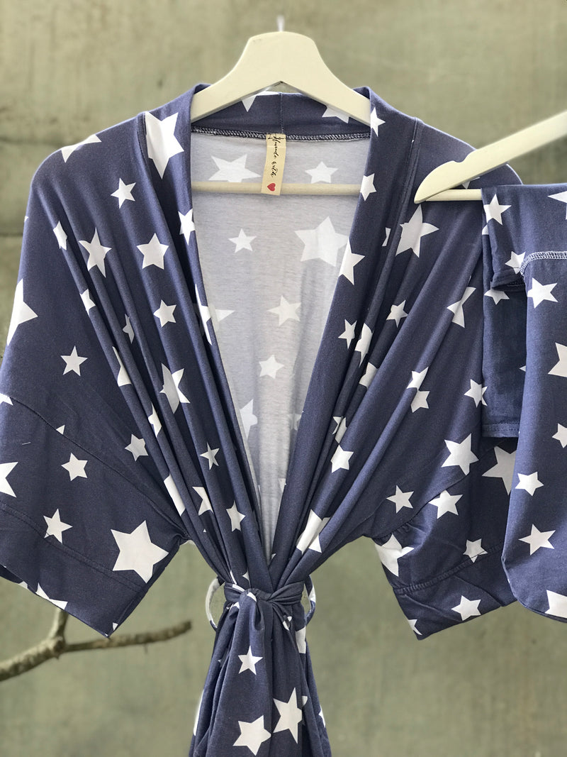 Maternity robe and swaddle set boy. Mommy and me robe and swaddle set boy. In organic stretch cotton. Sog Matching t-shirts available. - comfymommyshop.in